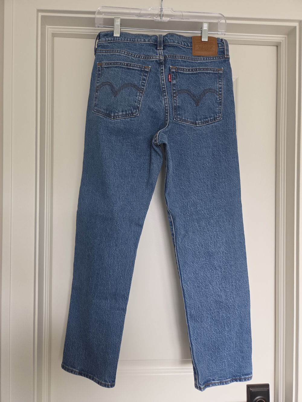 High-Rise Women's Straight-Leg Jeans in Blue - Picture 2 of 5